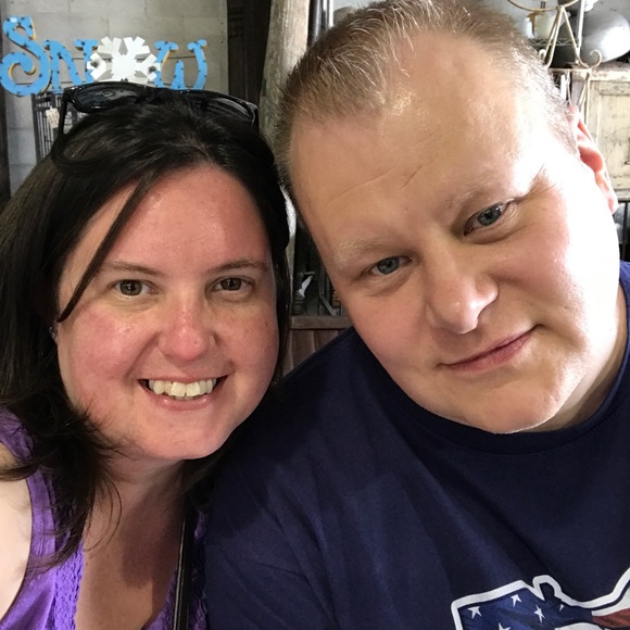 Meet your Posher, Melissa - Picture 1 of 8